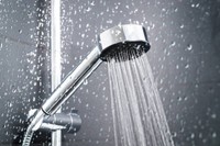 commencer-sous-la-douche-et-finir-ailleurs