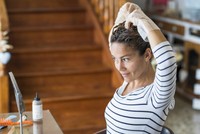 comment-enlever-une-teinture-de-cheveux