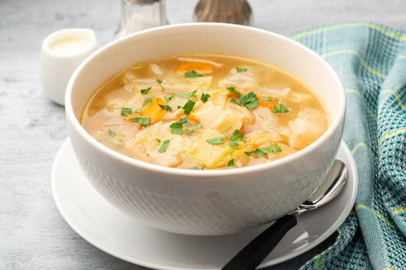 Soupe aux choux régime : recette, minceur et programme | Charles.co