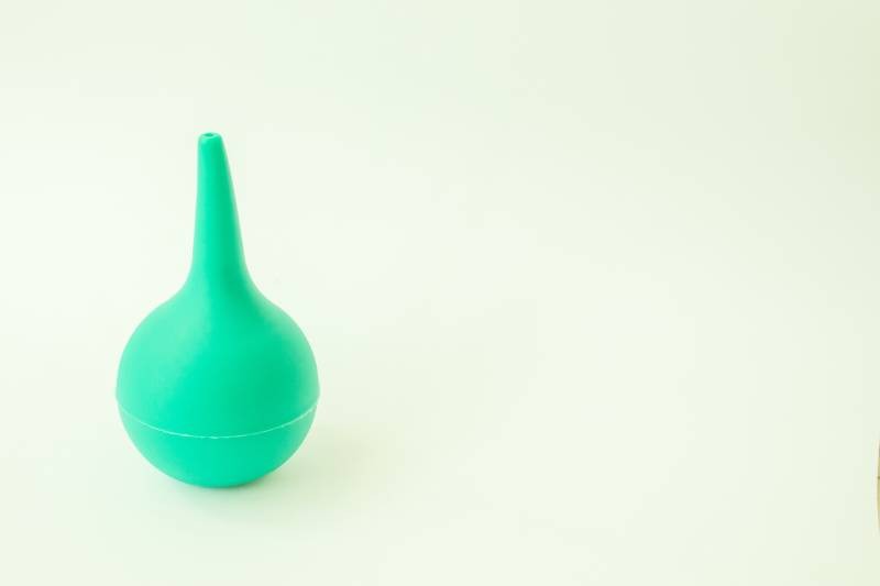 Lavement anal : pourquoi et comment le réaliser | Charles.co