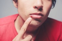 bouton-herpes-levre