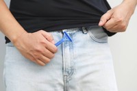 bouton-poil-incarne-pubis
