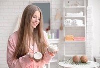 huile-de-coco-cheveux-pousse
