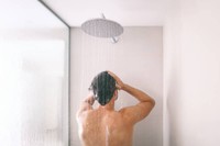 assouplir-les-poils-pubiens-pour-faciliter-le-rasage