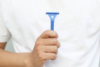 comment-enlever-poil-incarne-pubis
