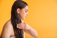 huile-de-coco-cheveux-combien-de-fois-par-semaine