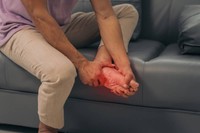 relation-pieds-gonfles-hypertension