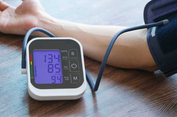 Médicaments hypertension : liste, effets secondaires et le plus adapté