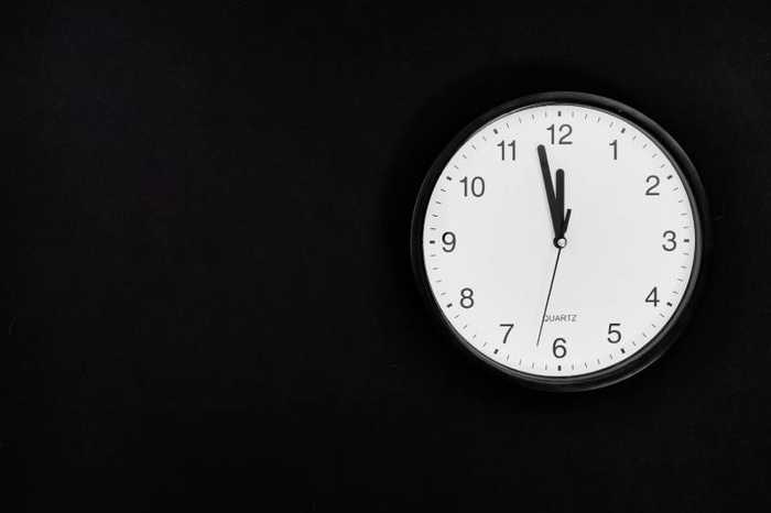 Réveil nocturne : causes et solutions pour les éviter