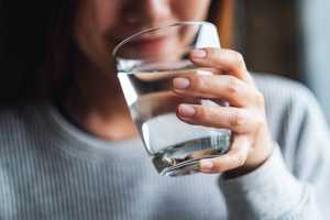 Boire de l’eau pour maigrir : est-ce que ça fonctionne vraiment ?